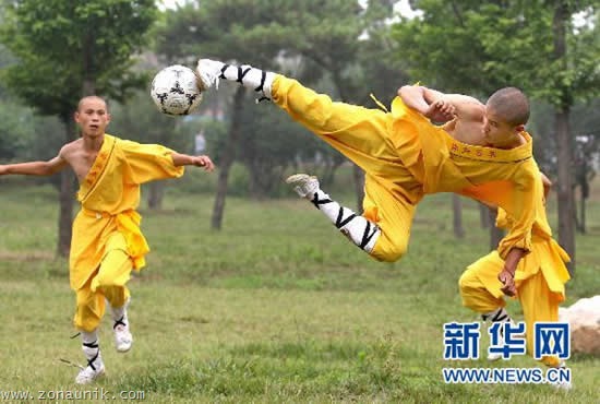 [shaolin-soccer4[1].jpg]