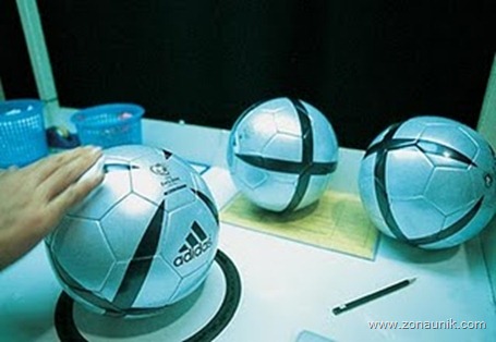bola sepak 16
