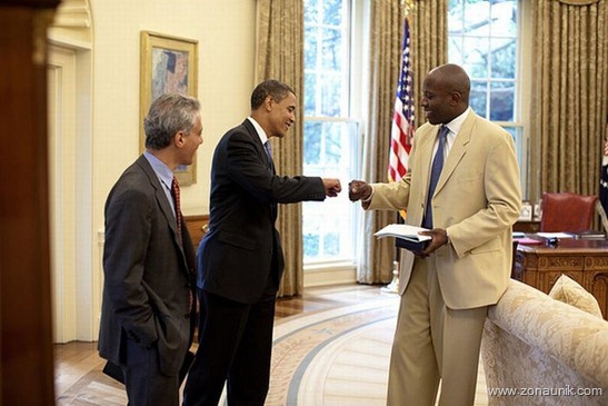 Salam tinju obama (8)