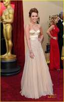 miley-cyrus-2010-oscars-04