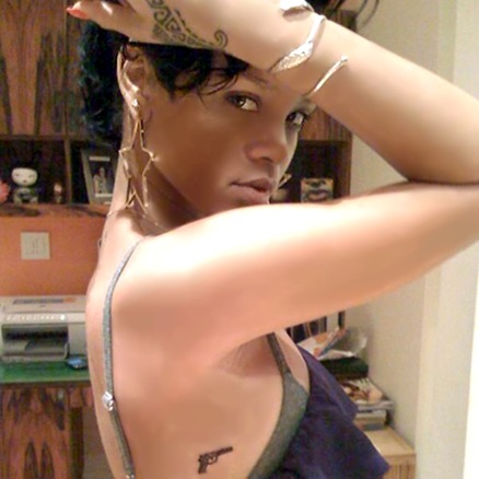 Nuevo tatuaje de Rihanna