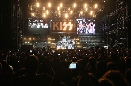 kiss