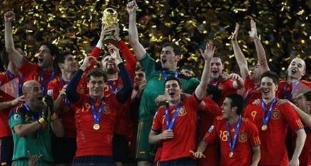Casillas levantando la Copa del  Mundo 2010