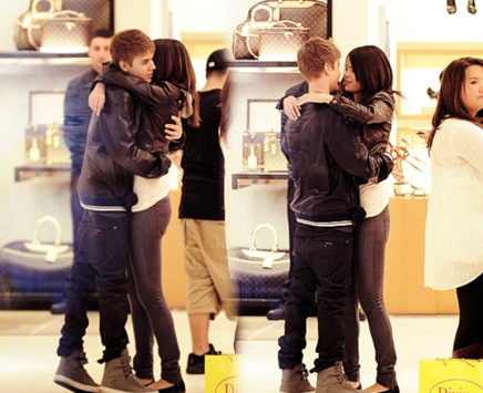 Beso de Selena y Justin Bieber