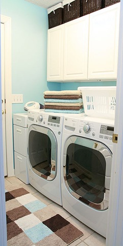 [laundry-room-makeover-after2[4].jpg]