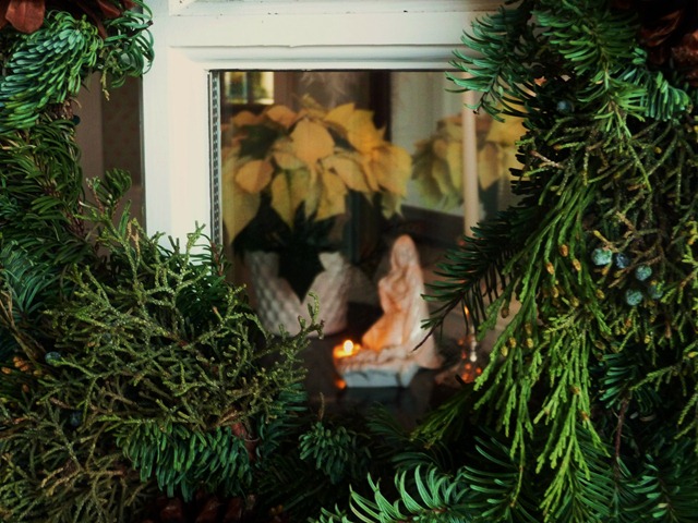 [christmas porch 2010 007[5].jpg]