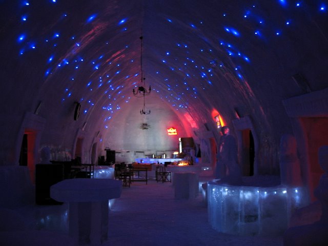 Ледяной отель в Румынии