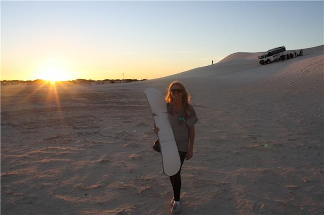 [sandboarding[4].jpg]