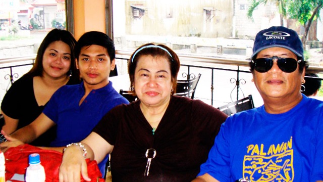 [ignacio-family-at-steakside[4].jpg]