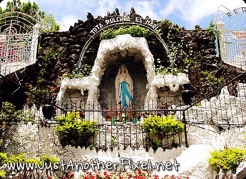 Lourdes-Grotto