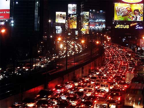 [Bumper to bumper traffic in Edsa[2].jpg]