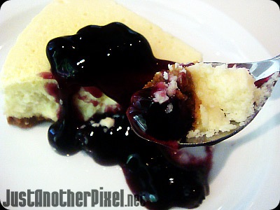 Blueberry cheesecake - a li'l indulgence once in a while - JustAnotherPixel.net