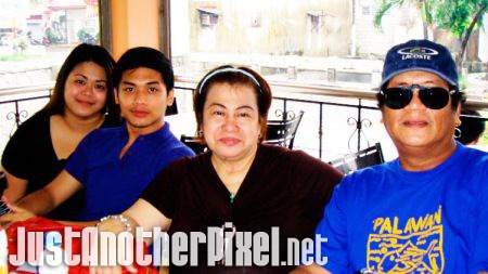 Ignacio family, 2008 - JustAnotherPixel.net