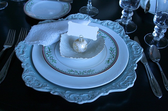 [diningroommet32A5.jpg]