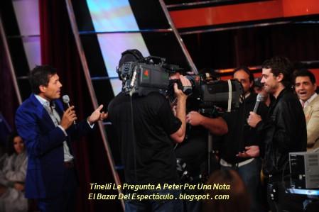 Tinelli Le Pregunta A Peter Por Una Nota.jpg