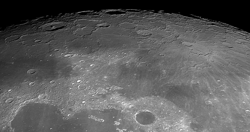 [Moon North Pole 16 4 2011[3].jpg]