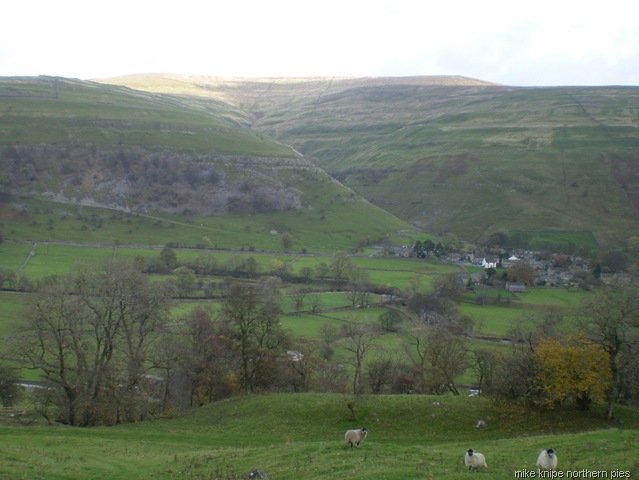 [buckden and buckden pike[5].jpg]