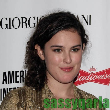 rumer willis lesbian kiss, girl to girl kiss