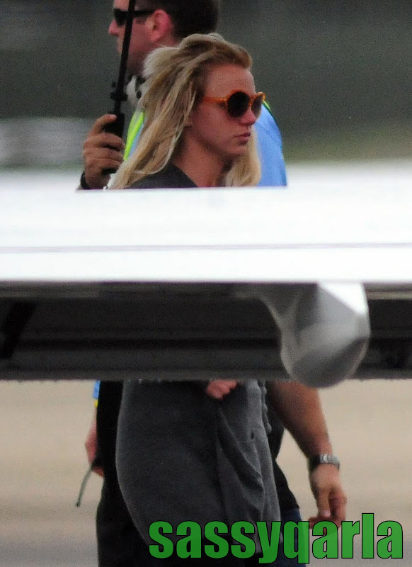 britney spears, australia, toilet