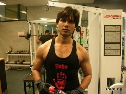 [Shahid-Kapoor-077[2].jpg]