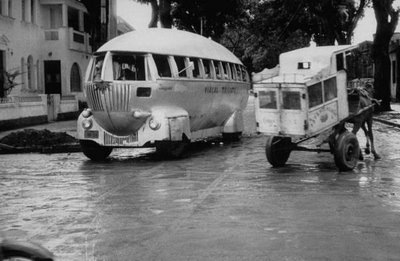 [The only dirigible-like Triumphant Transport System Belem bus working. abril 1957[4].jpg]