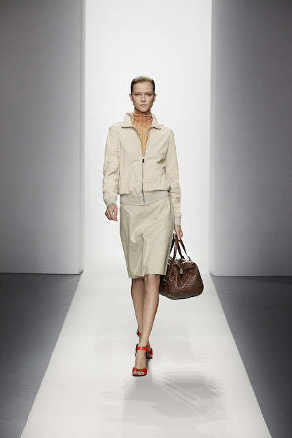 bottega_veneta_resort_2012_runway_002_1111157969.jpg