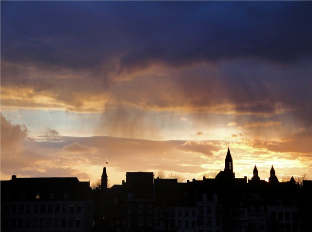 [Sunset light[6].jpg]