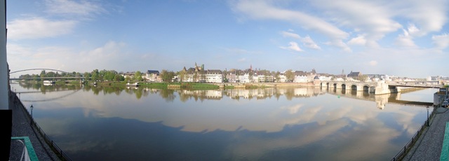 [Maastricht riverfront[5].jpg]