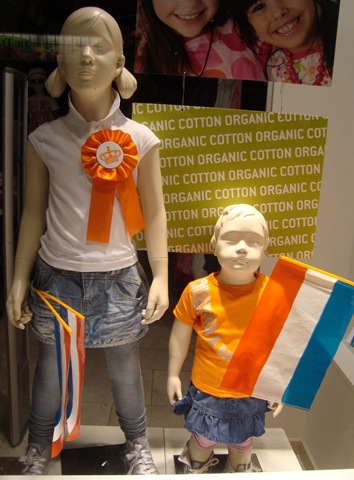 [2009 Queens Day 04[4].jpg]