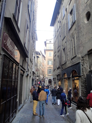 [8 Bergamo 05[5].jpg]