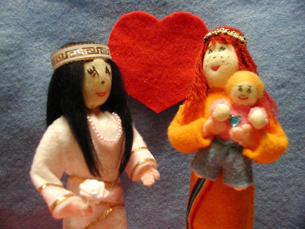 [RANIA Y ROWINA CON BEBÉ PRIMER PLANO[3].jpg]