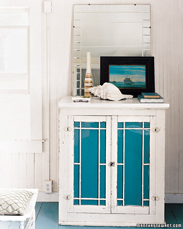 http://lh6.ggpht.com/_cHnXDLjHkfU/TYtf5_cH_MI/AAAAAAABnCQ/wOeFfug5soc/kevin_sharkey_blue_cabinet.jpg?imgmax=800