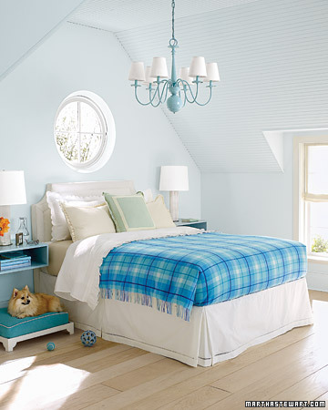 http://lh6.ggpht.com/_cHnXDLjHkfU/TYtf65735jI/AAAAAAABnCk/3rkGfCFV0PQ/kevin_sharkey_blue_plaid_room.jpg?imgmax=800