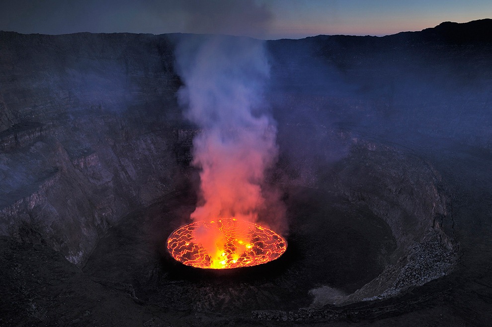 [lava lake[2].jpg]