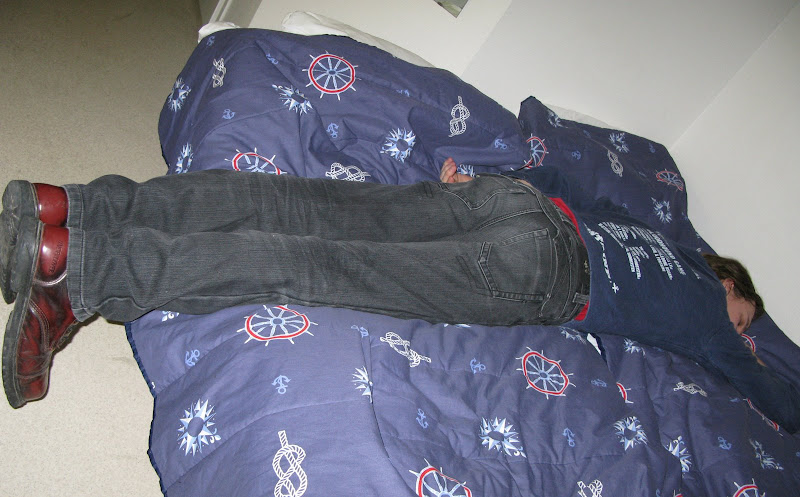 Sergejs guļ Somijā viesnīcā