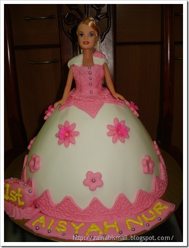 3D Doll Cake