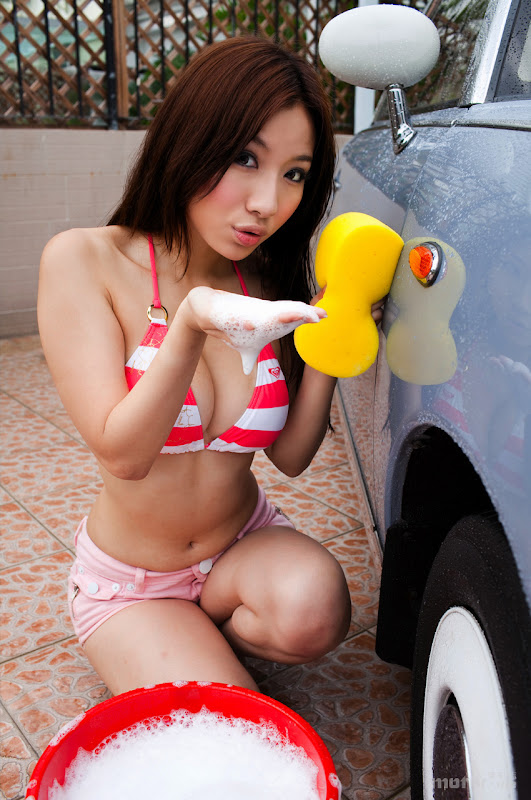 美眉日报 Lavina~钟蕙芝@爱车志~车の浴~夏日洗车初体验 美眉日报 large09 Lavina~钟蕙芝@爱车志~车の浴~夏日洗车初体验