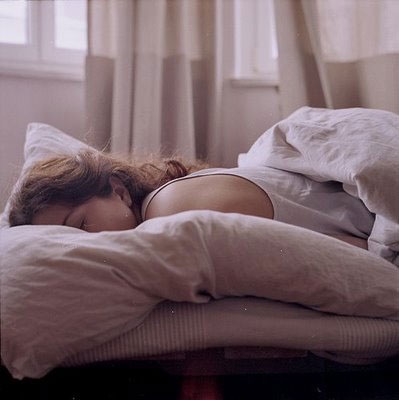 [0929-sleeping-girl_sm[4].jpg]