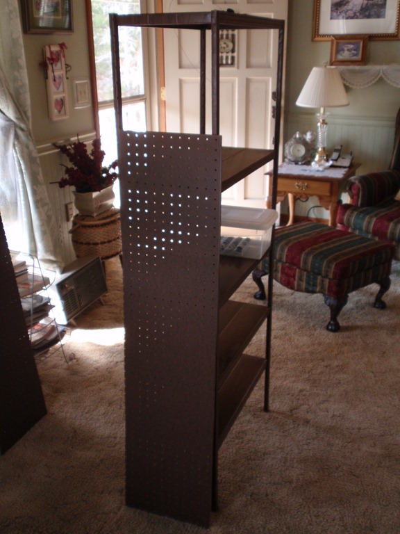[metal shelf with pegboard[6].jpg]