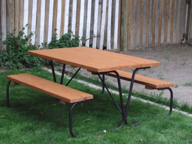 [picnic table[2].jpg]