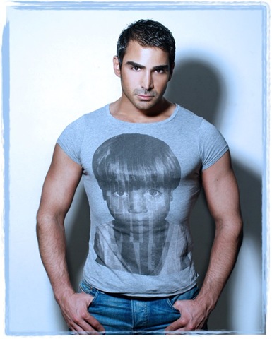 [hot hunk 1[4].jpg]