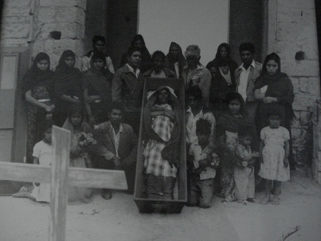 [puerta del panteon hidalgo[2].jpg]