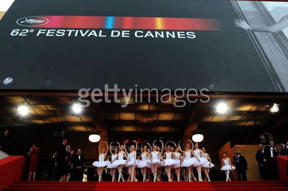 [Up Red Carpet Cannes 2[6].png]