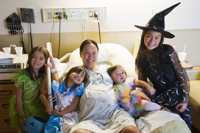 [halloweenkidsmom[5].jpg]