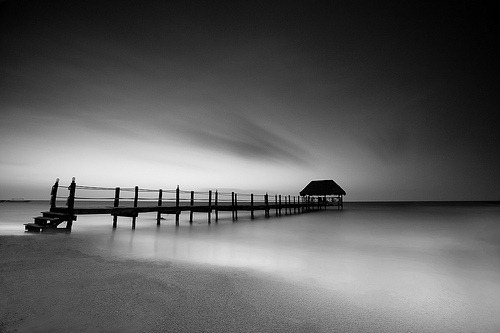 bw-quiet-in-sea
