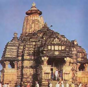 [jagadamba-temple-khajuraho[4].jpg]