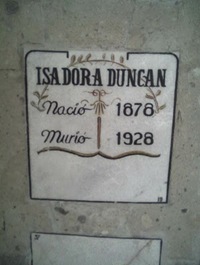 isadora duncan's fake mexican grave