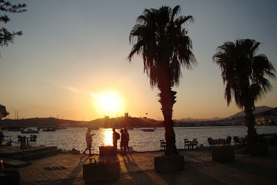 Puesta de sol en el paseo marítimo