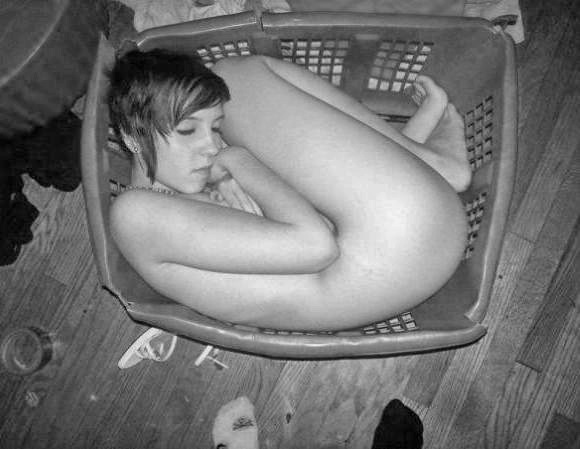 [laundry basket escape attempt[2].jpg]
