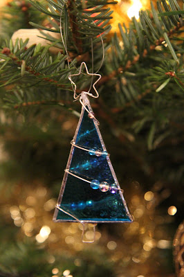 IMAGE: http://lh6.ggpht.com/_dF1IPQ7gd6o/Sy_XZV-FdsI/AAAAAAAASxw/82epbwKSrqY/s400/7d-2.jpg